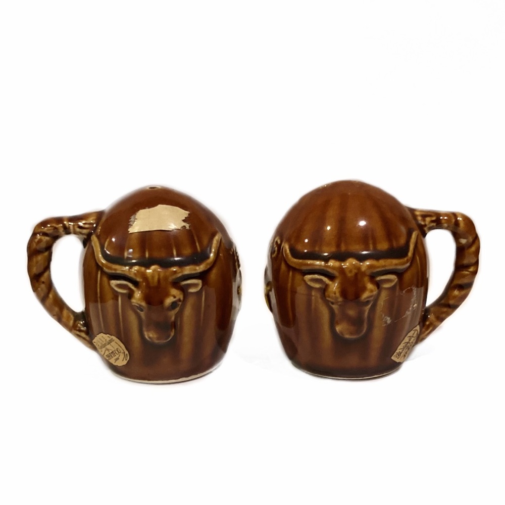 Longhorns Texas Salt and Pepper Shakers Round Brown Handles Star Western Thrifco